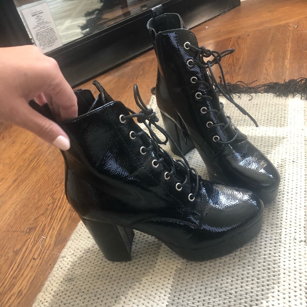 7.5 patent leather boot
